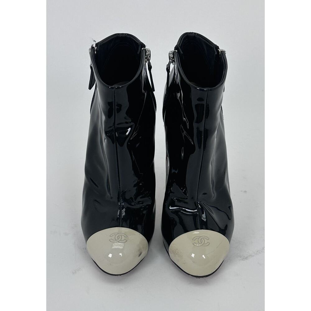 ⭐️ CHANEL Patent Leather Booties Black / White Sz 37 - Picture 5 of 7